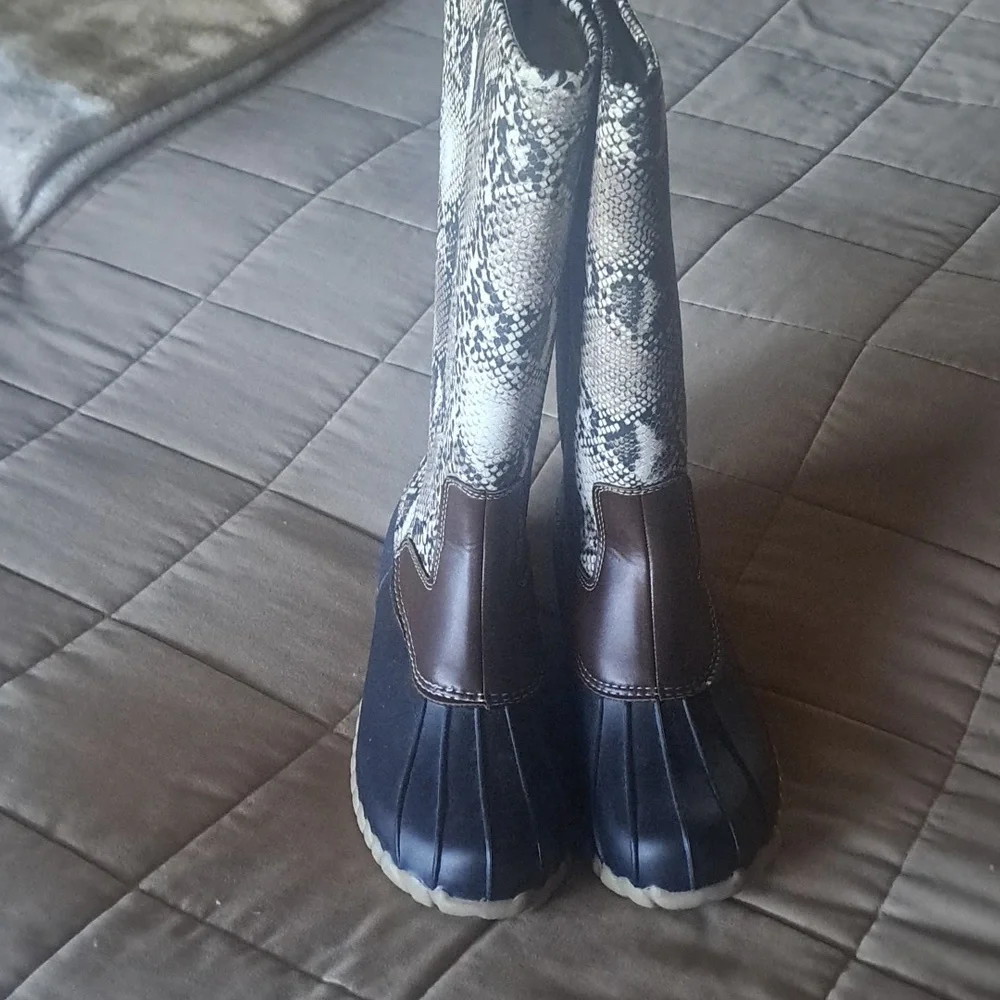 Women's Faux Snakeskin Waterproof Boots - Picture 2 of 7